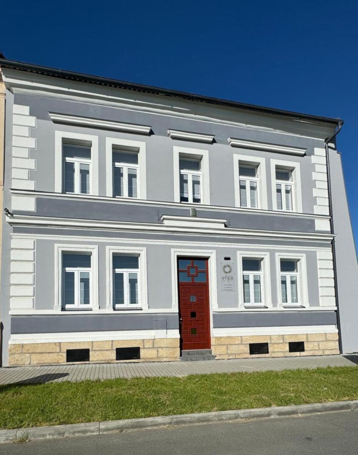 Efipa Glamour Apartments Plzen Ngoại thất bức ảnh