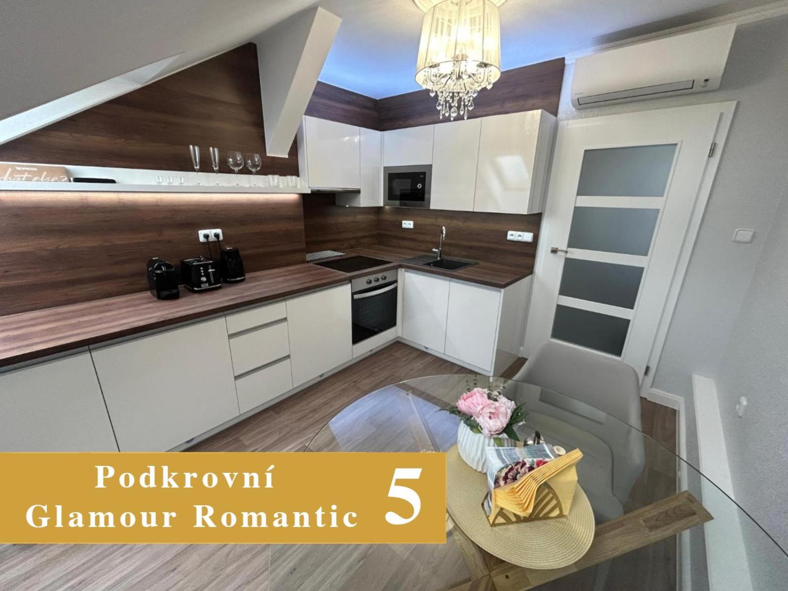 Efipa Glamour Apartments Plzen Ngoại thất bức ảnh