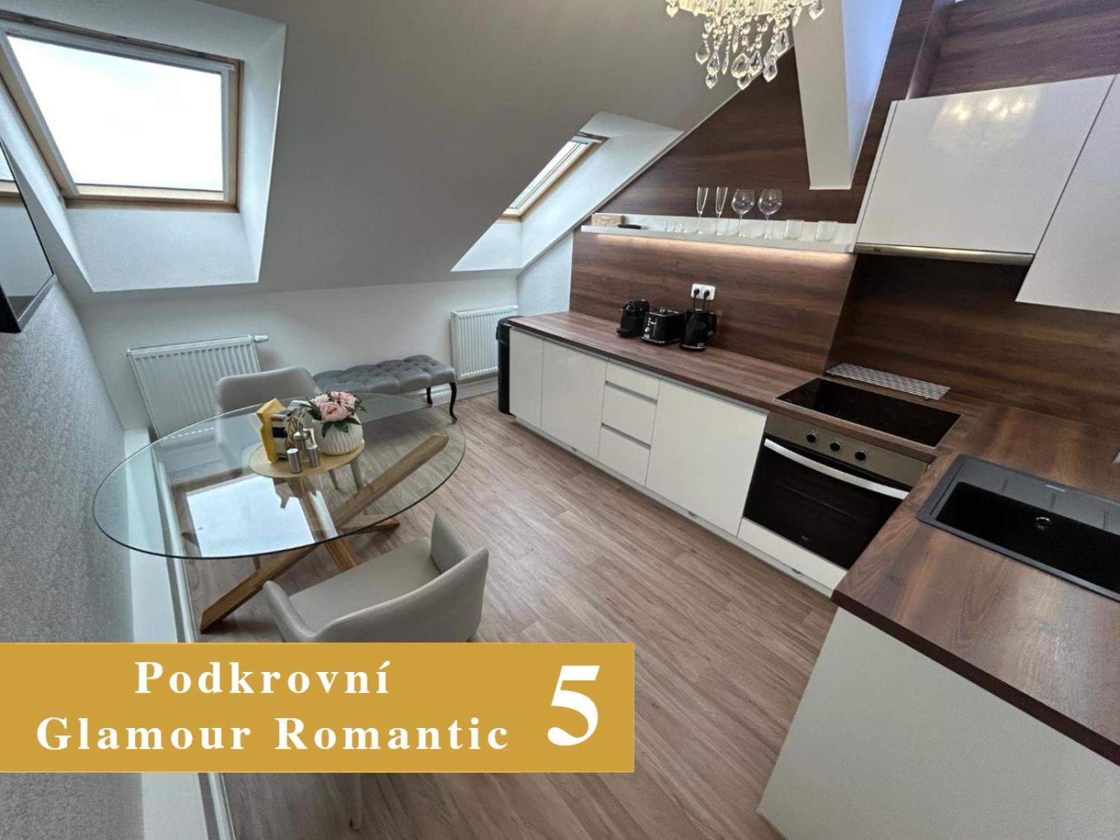 Efipa Glamour Apartments Plzen Ngoại thất bức ảnh