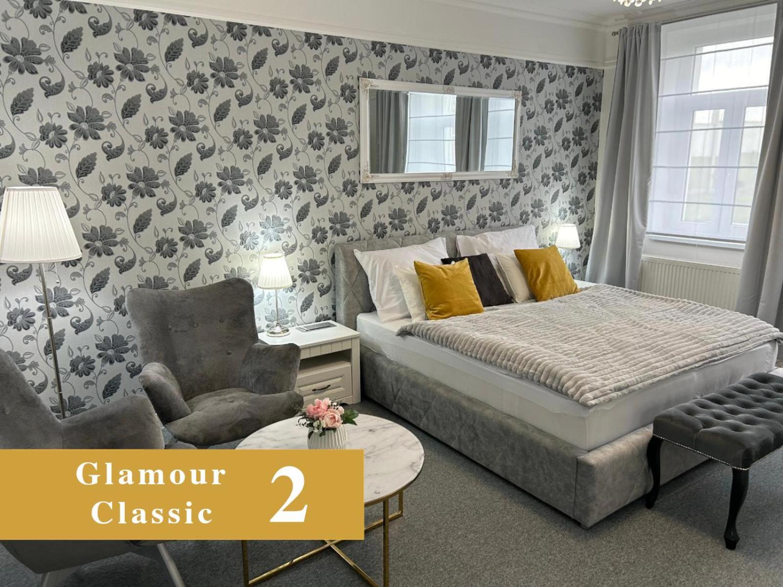 Efipa Glamour Apartments Plzen Ngoại thất bức ảnh