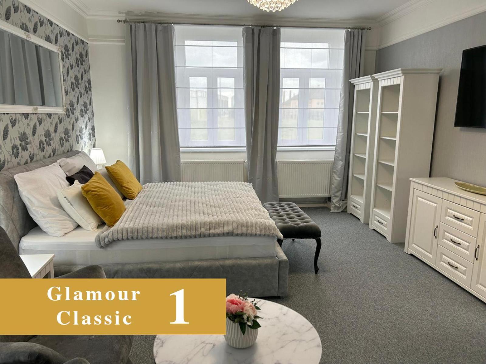 Efipa Glamour Apartments Plzen Ngoại thất bức ảnh