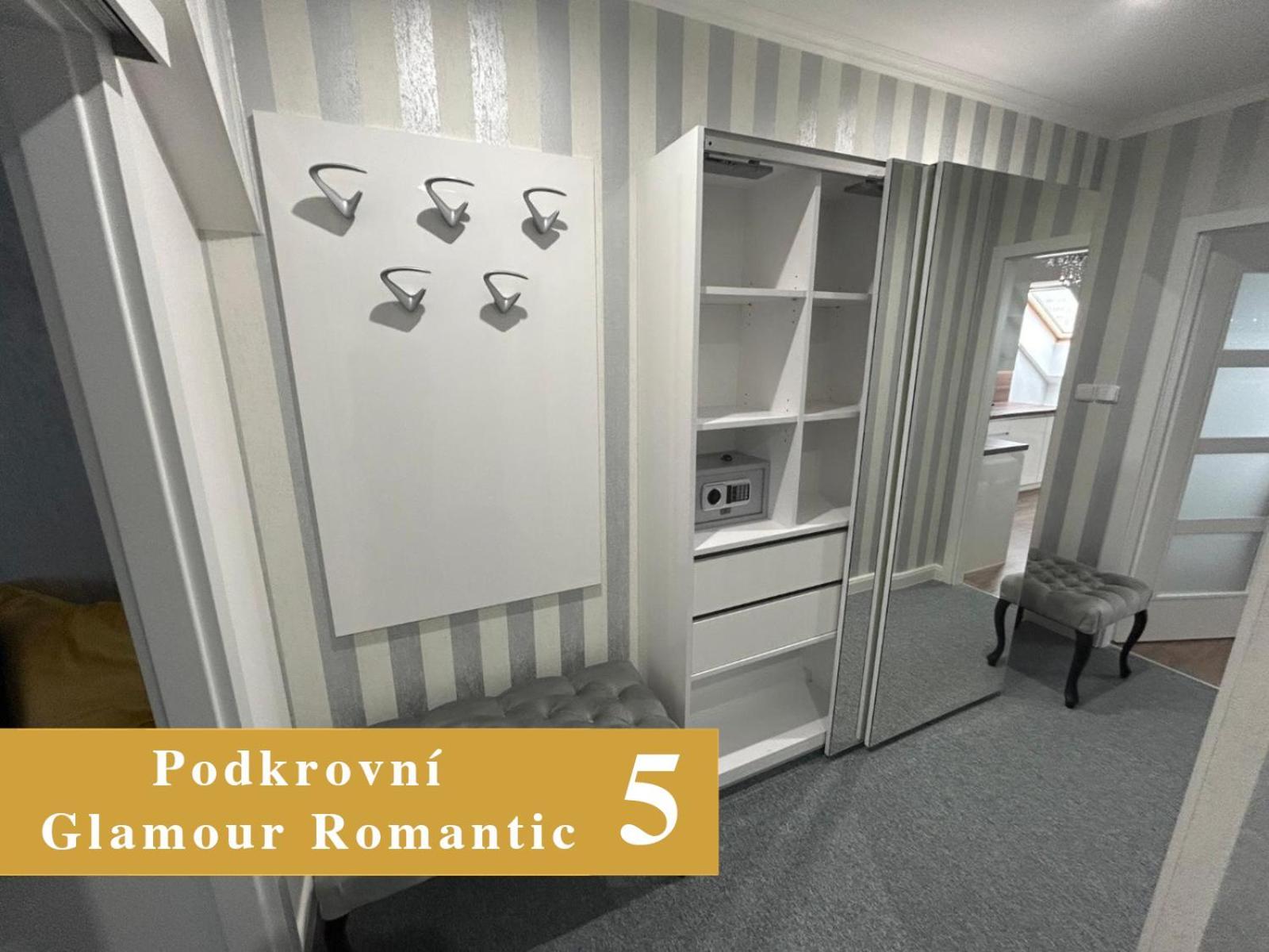 Efipa Glamour Apartments Plzen Ngoại thất bức ảnh