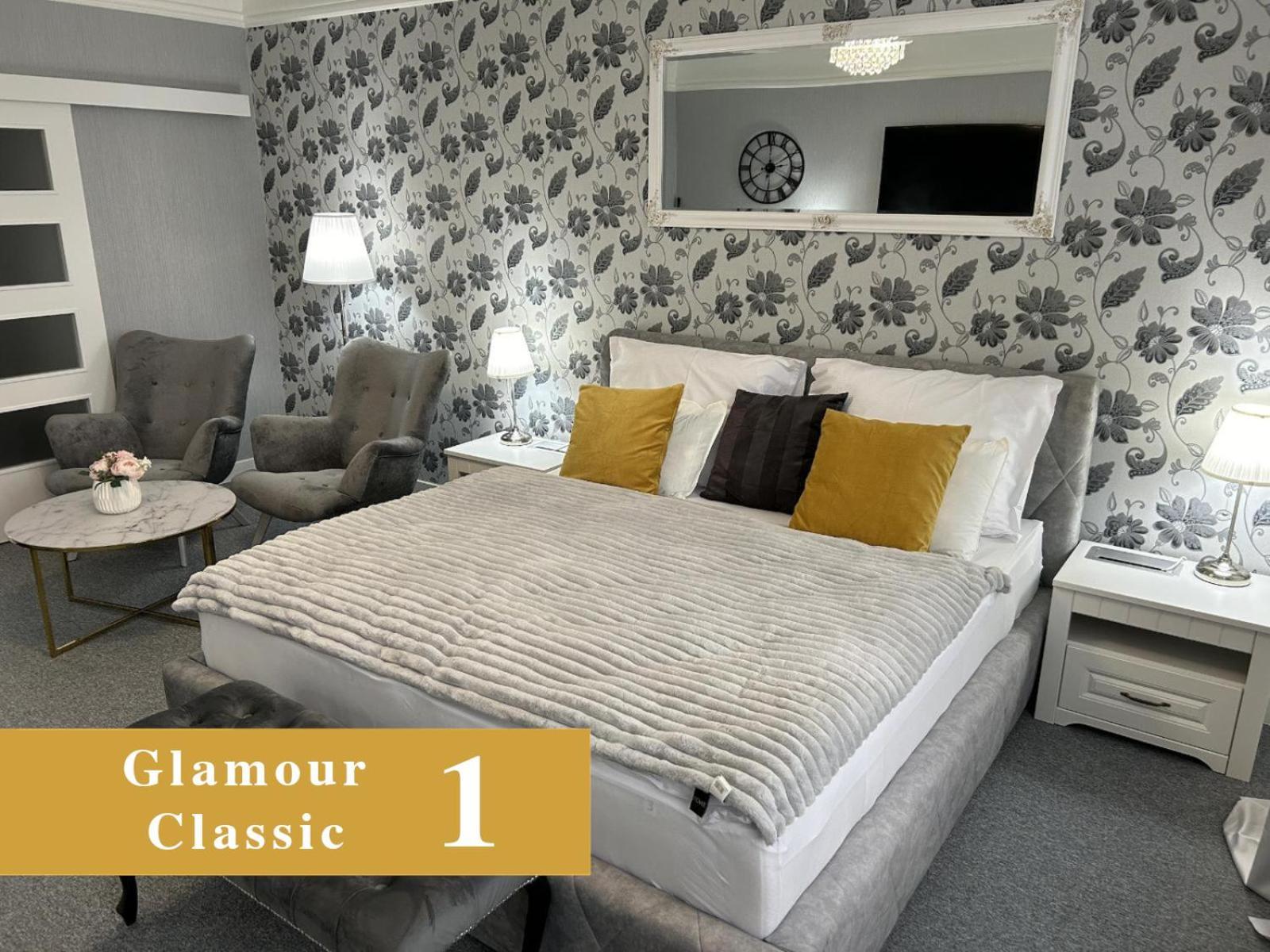 Efipa Glamour Apartments Plzen Ngoại thất bức ảnh